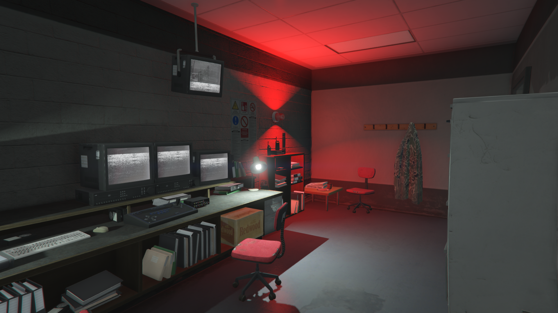 GTAV-PC-Unused_Prologue_Mission_SURVEILLANCE_Room_-_Shot_2.png