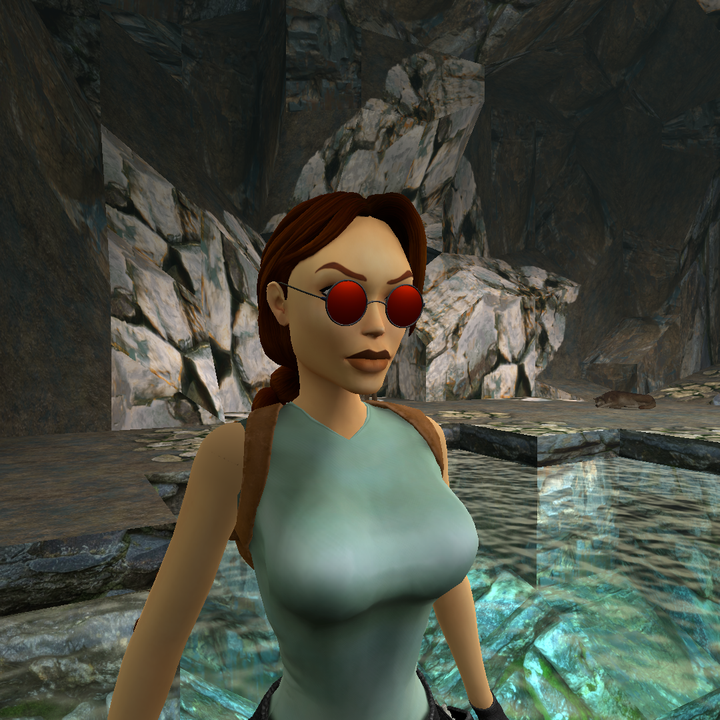 TR-re_laraglasses.png