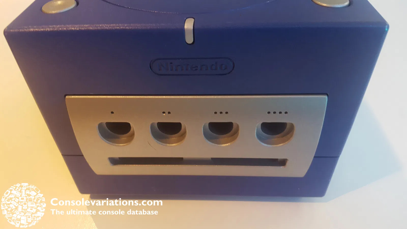 Nintendo_Dolphin_4.jpg