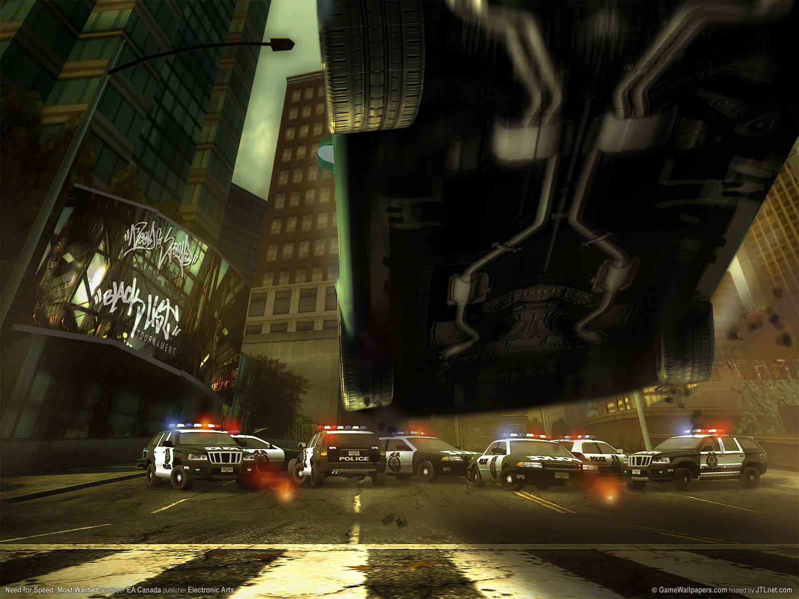 You can see the early finish line flares as well as the 3D car bottom due to parallax mapping.