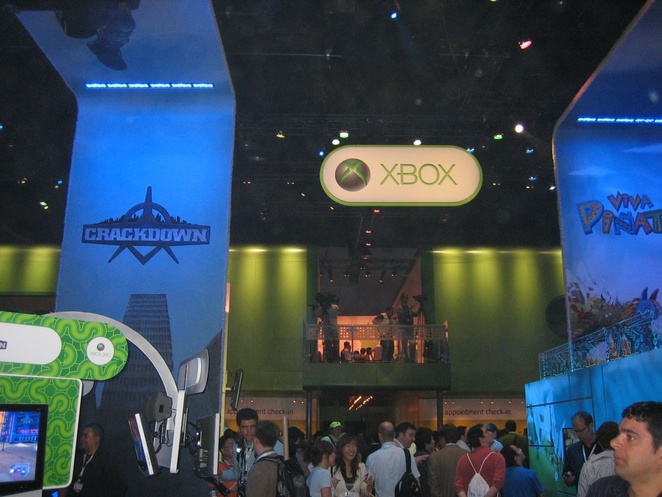 Xbox_with_upper_level_display.jpg