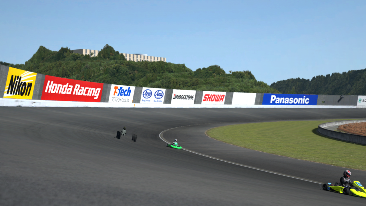 A distant screenshot of the "vehicle" during gameplay, which displays the LOD model. A distant screenshot of the "vehicle" during gameplay, which displays the LOD model.