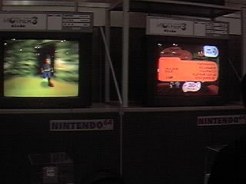 On the left, Flint has entered from a corridor within the Snake Dungeon. On the right, a player is accessing the inventory menus inside of a building. Unfortunately, you couldn't use anything besides healing items.