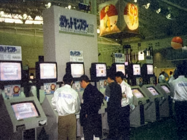 A photo from Spaceworld '97 showing the Silver playable demo kiosks. Some details can be made out, such as the title screen, Route 1, and the unique border for the Silver demo. A photo from Spaceworld '97 showing the Silver playable demo kiosks. Some details can be made out, such as the title screen, Route 1, and the unique border for the Silver demo.